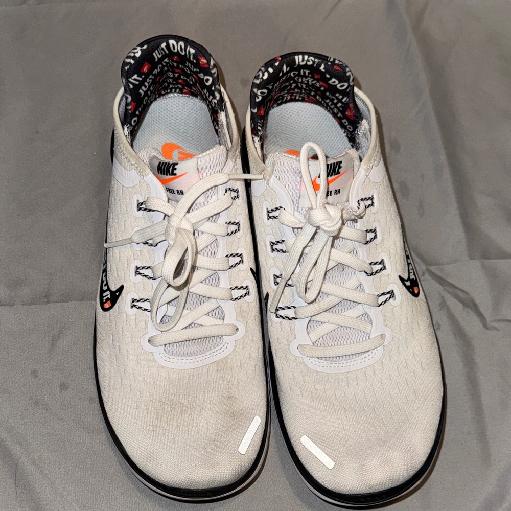 Nike Women’s White and Black Lace-Up Sneakers - Picture 5 of 7
